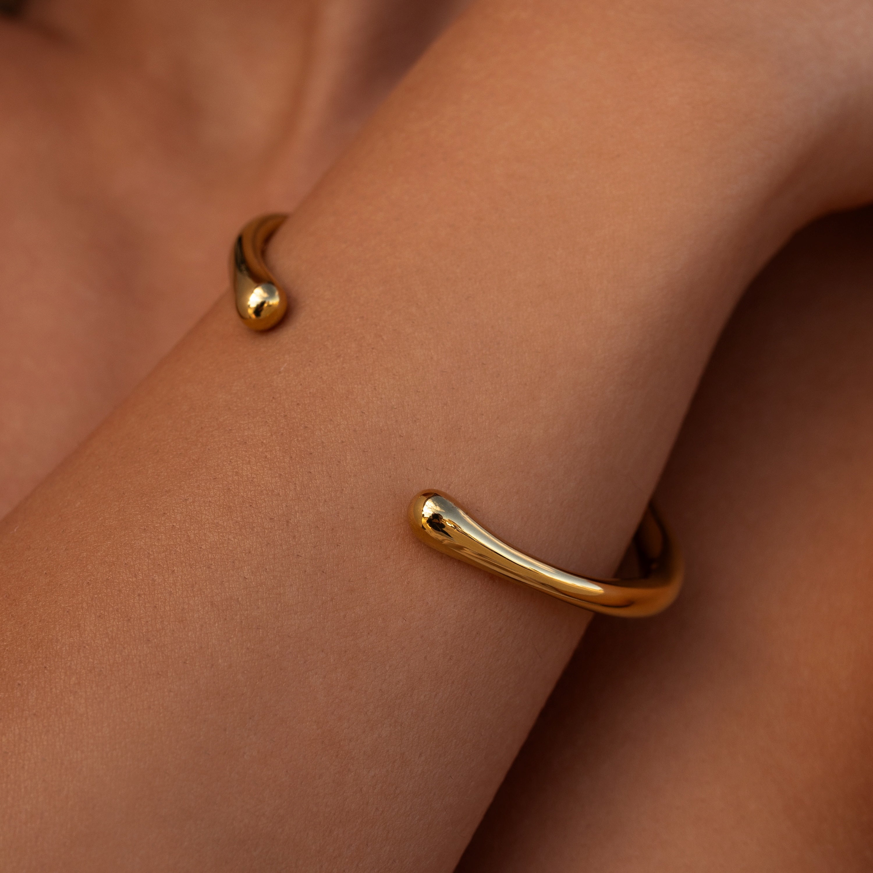 COMO Sculpted Cuff