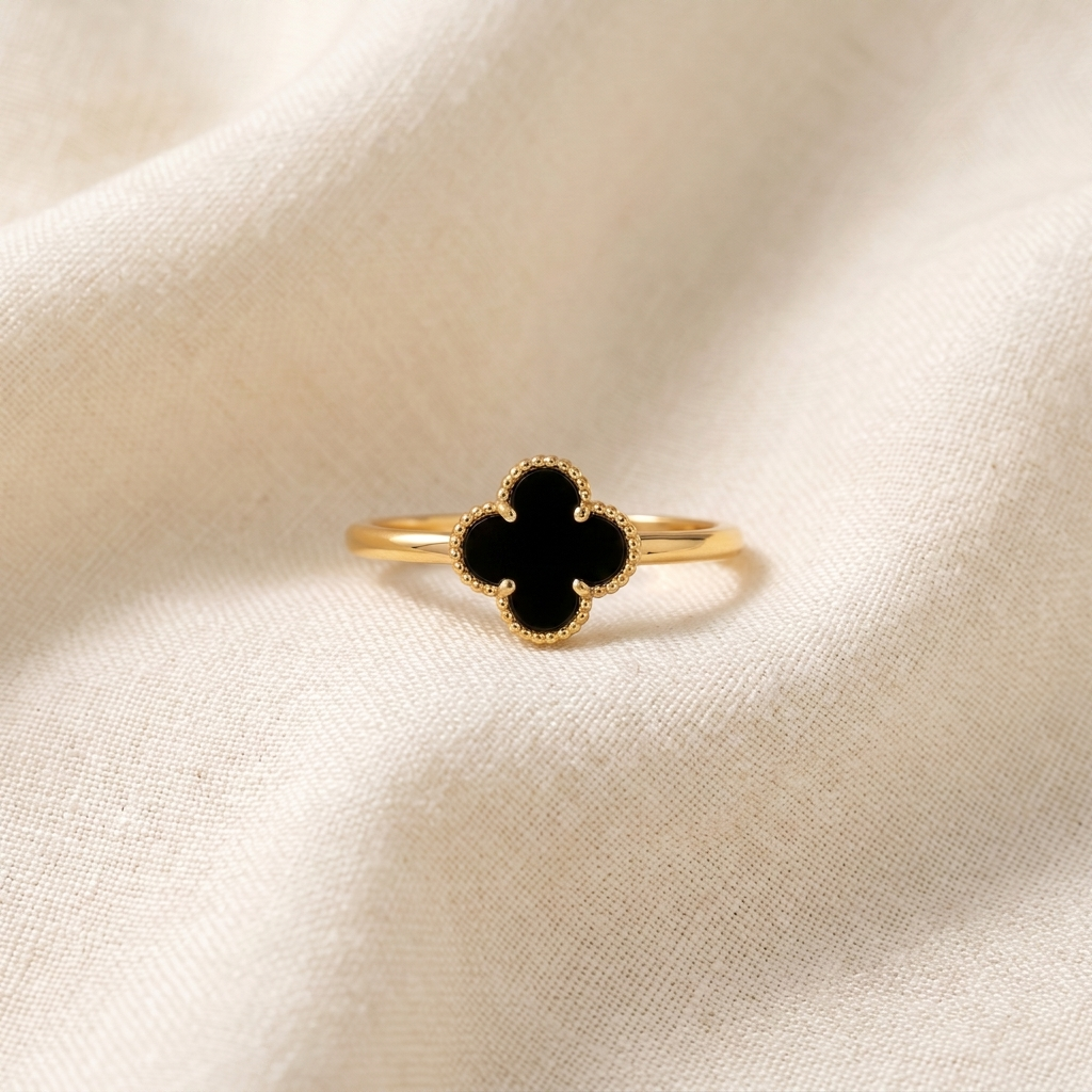 LOIRE Clover Ring - Black