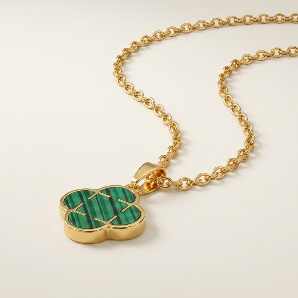 VENDÔME Clover Necklace — three-quarter angle view