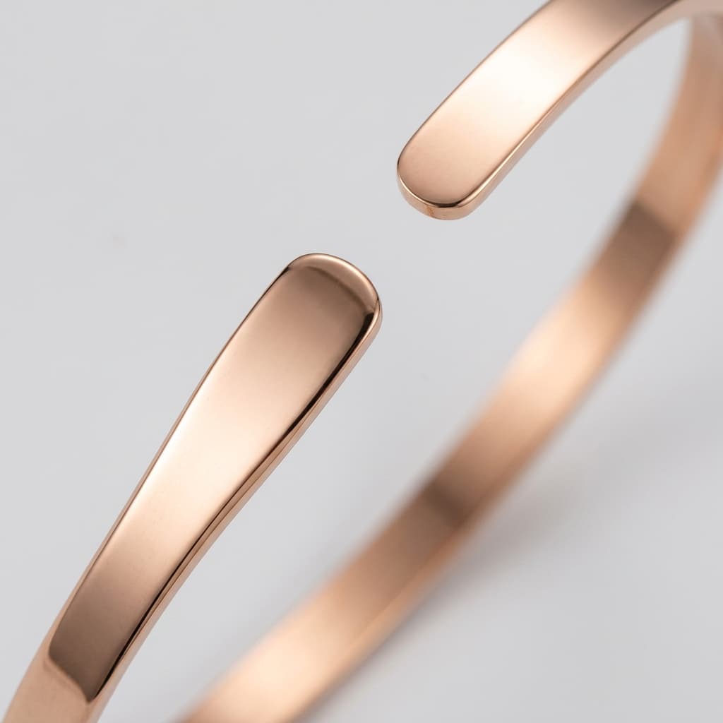 RAVELLO Cuff Bracelet