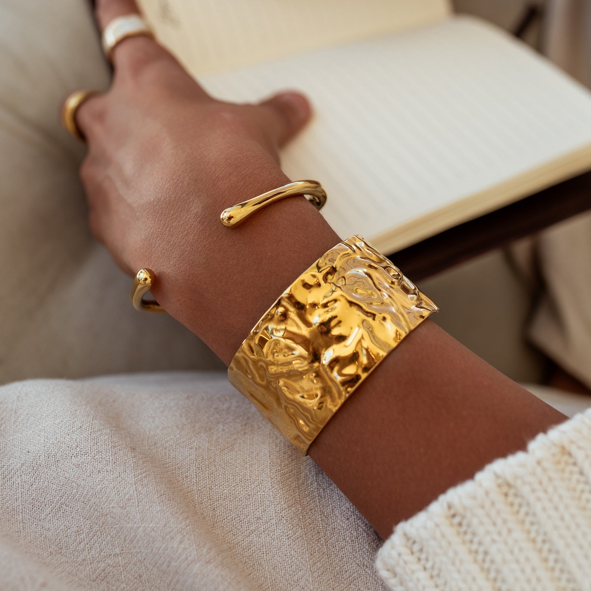COMO Sculpted Cuff