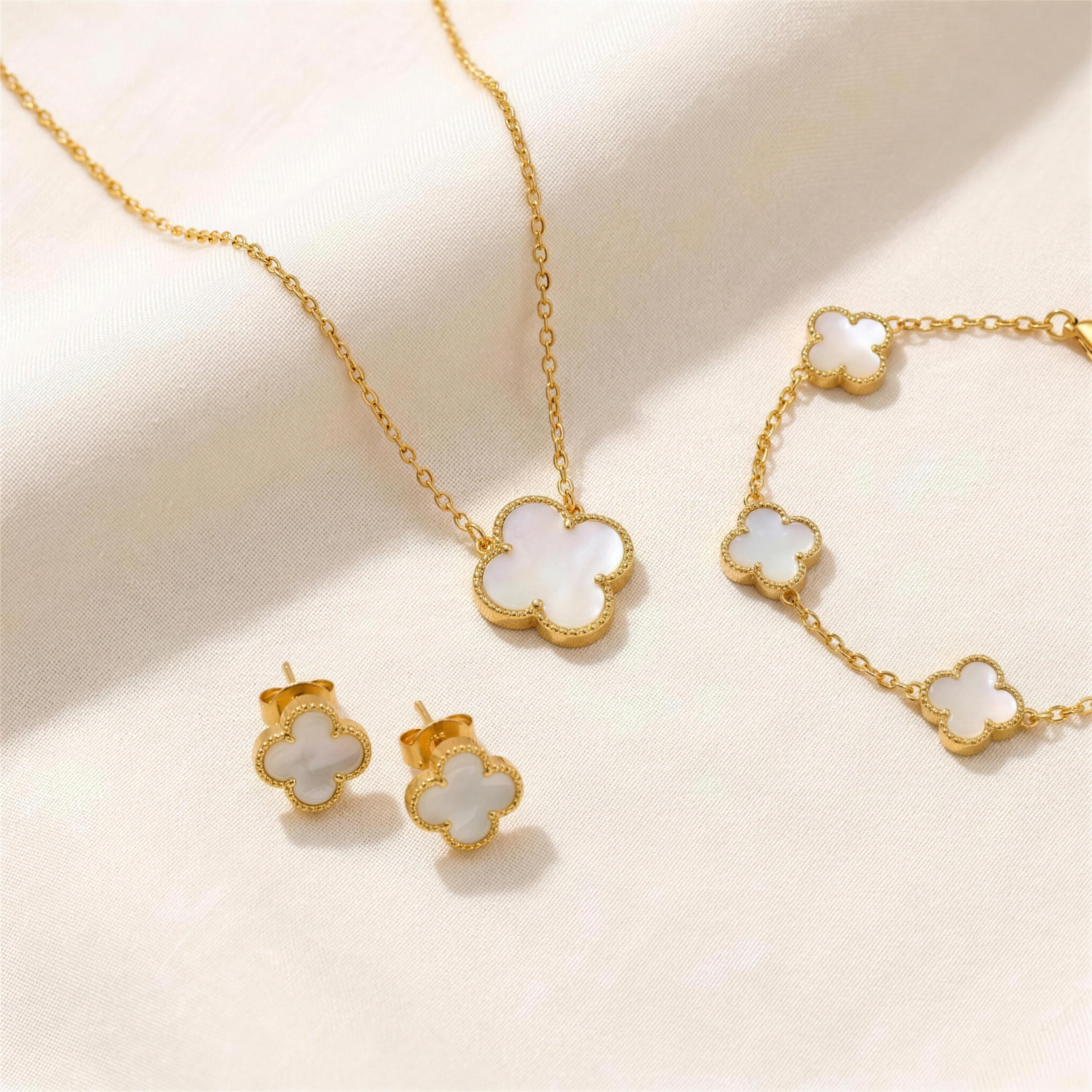 Clover set — White